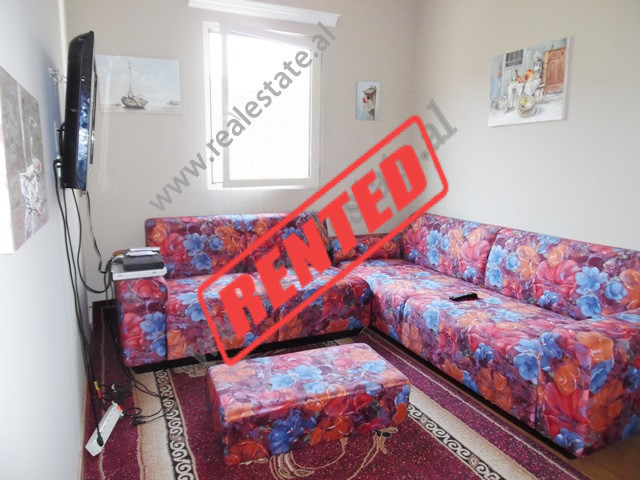 Apartament 1 + 1 me qera ne rrugen Eduard Mano ne Tirane.

Apartamenti ndodhet ne katin e dyte te 